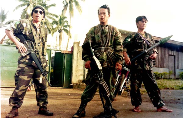 MILF rebels in a display of firepower (PCIJ file photo)
